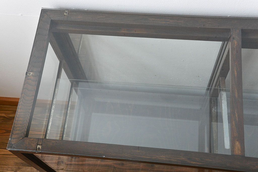 レトロ家具　昭和レトロ　古いナラ材の引き出し付きガラスケース