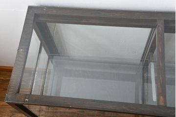 レトロ家具　昭和レトロ　古いナラ材の引き出し付きガラスケース