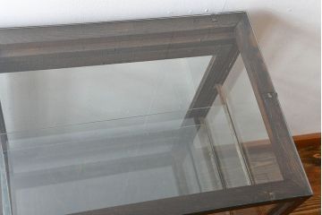 レトロ家具　昭和レトロ　古いナラ材の引き出し付きガラスケース