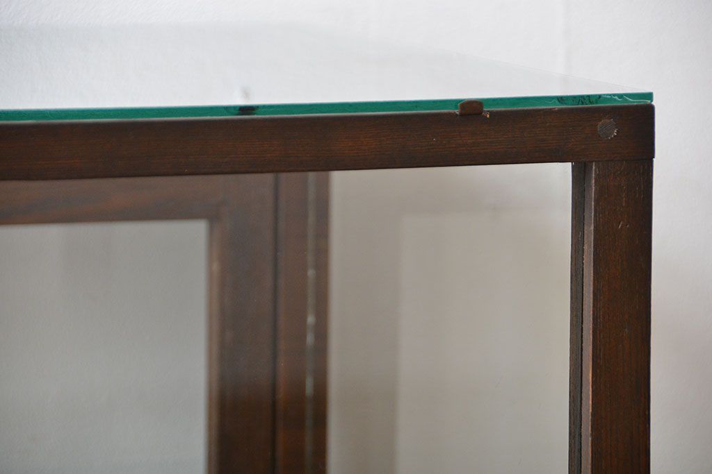 レトロ家具　昭和レトロ　古いナラ材の引き出し付きガラスケース