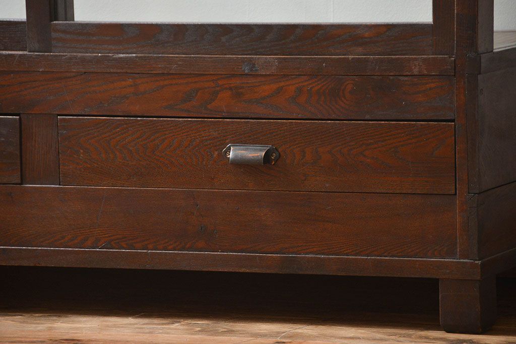 レトロ家具　昭和レトロ　古いナラ材の引き出し付きガラスケース