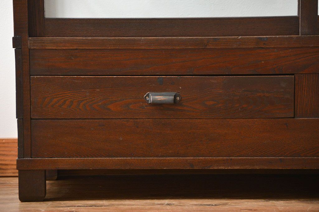 レトロ家具　昭和レトロ　古いナラ材の引き出し付きガラスケース