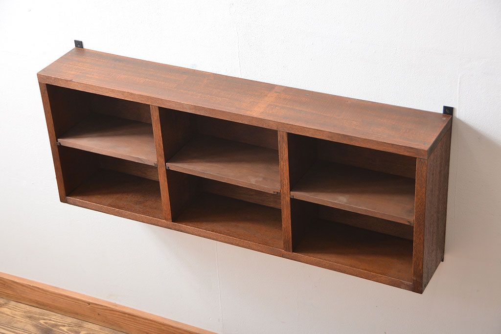 アンティーク家具　アンティーク　シンプルでナチュラルなマス目壁掛け飾り棚(1)