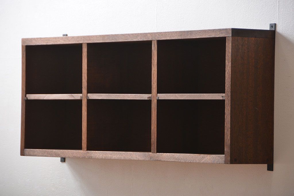 アンティーク家具　アンティーク　シンプルでナチュラルなマス目壁掛け飾り棚(1)