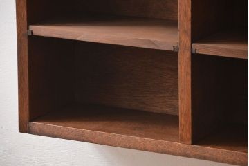 アンティーク家具　アンティーク　シンプルでナチュラルなマス目壁掛け飾り棚(1)