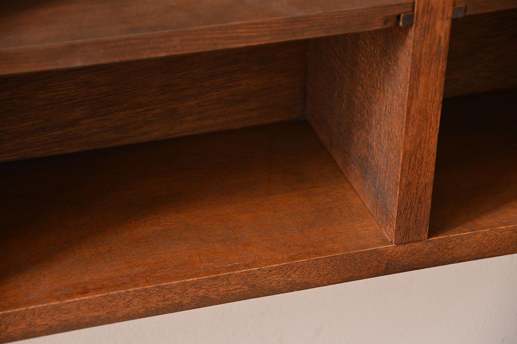 アンティーク家具　アンティーク　シンプルでナチュラルなマス目壁掛け飾り棚(1)