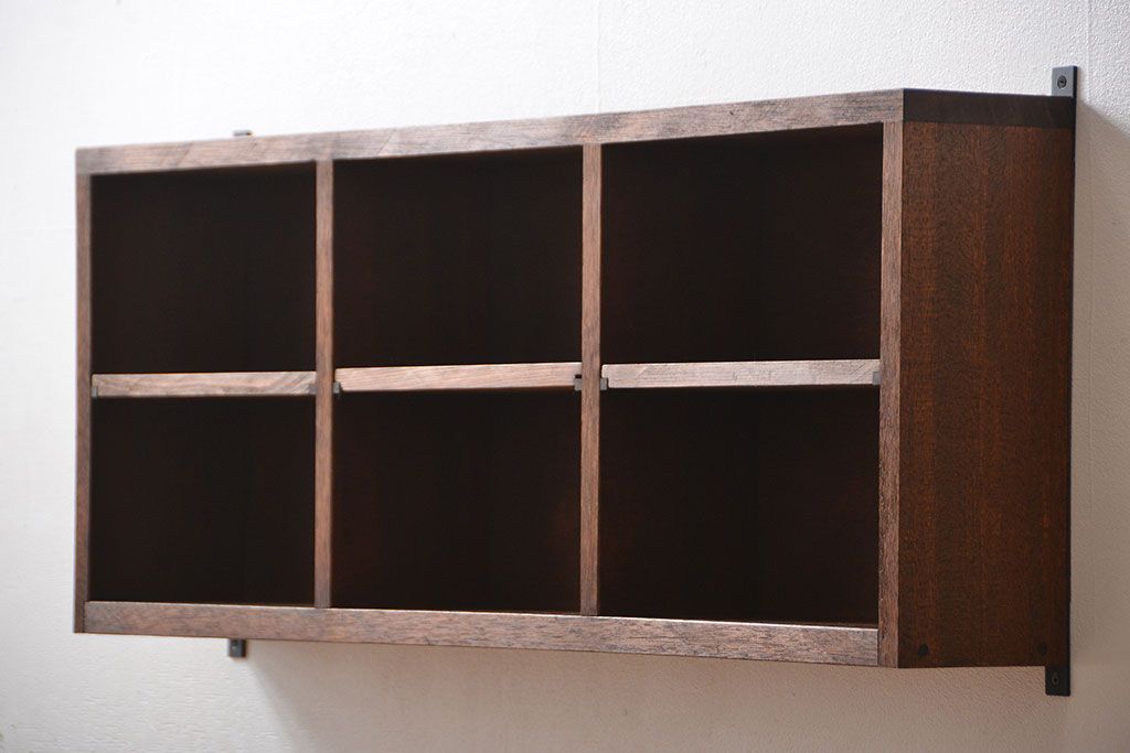 アンティーク家具　アンティーク　シンプルでナチュラルなマス目壁掛け飾り棚(2)