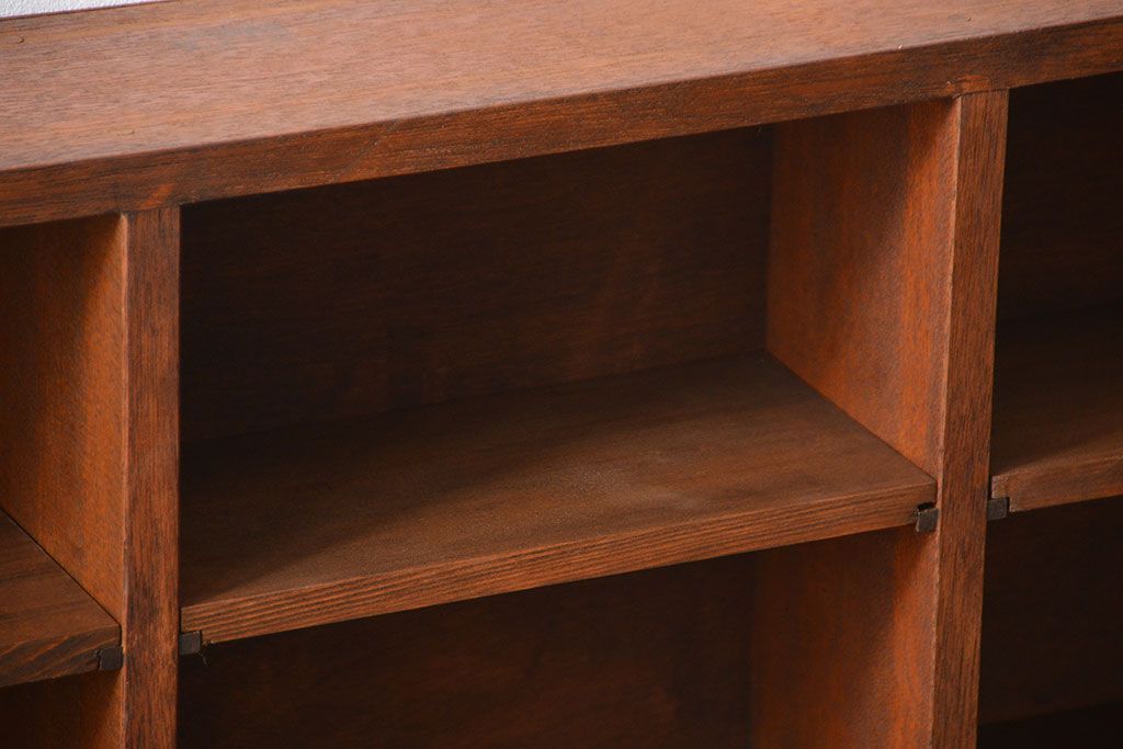 アンティーク家具　アンティーク　シンプルでナチュラルなマス目壁掛け飾り棚(2)