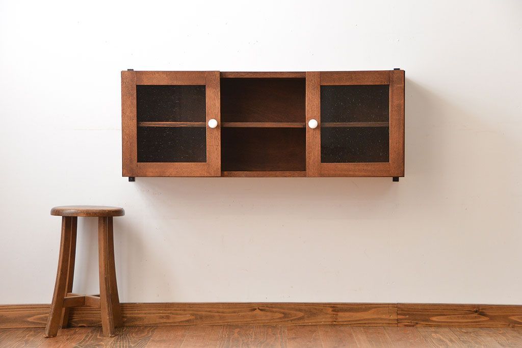 アンティーク家具　アンティーク　気泡ガラス入り!古い木製のお洒落な壁掛けキャビネット