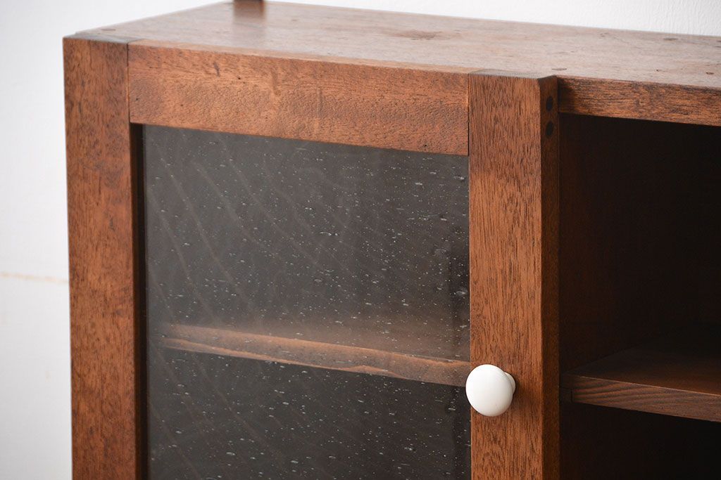 アンティーク家具　アンティーク　気泡ガラス入り!古い木製のお洒落な壁掛けキャビネット