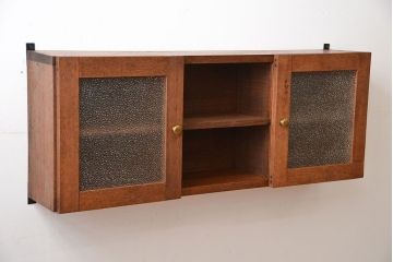 アンティーク家具　アンティーク　プレスガラス入り!古い木製のお洒落な壁掛けキャビネット