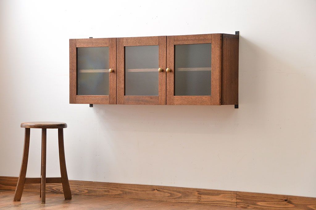 アンティーク家具　アンティーク　古い木製のお洒落な壁掛け戸棚(1)