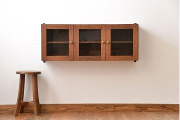 アンティーク家具　アンティーク　古い木製のお洒落な壁掛け戸棚(1)