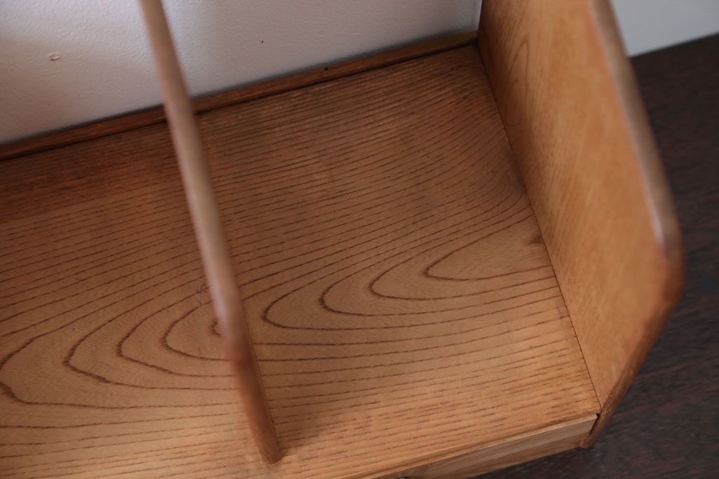 レトロ家具　昭和レトロ　古い木の小さな引き出し付き本立て