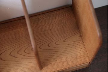 レトロ家具　昭和レトロ　古い木の小さな引き出し付き本立て