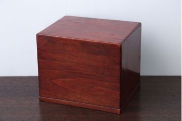 アンティーク家具　和製アンティーク　古い木の和風な小引き出し