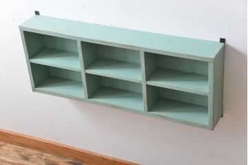 アンティーク家具　アンティークペイント　シンプルなマス目壁掛け飾り棚