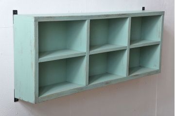 アンティーク家具　アンティークペイント　シンプルなマス目壁掛け飾り棚