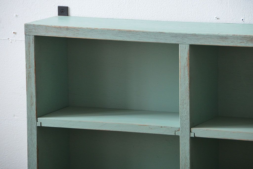 アンティーク家具　アンティークペイント　シンプルなマス目壁掛け飾り棚