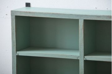 アンティーク家具　アンティークペイント　シンプルなマス目壁掛け飾り棚