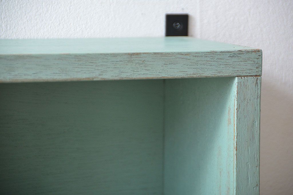 アンティーク家具　アンティークペイント　シンプルなマス目壁掛け飾り棚