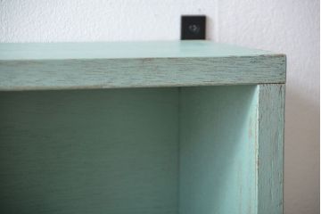 アンティーク家具　アンティークペイント　シンプルなマス目壁掛け飾り棚