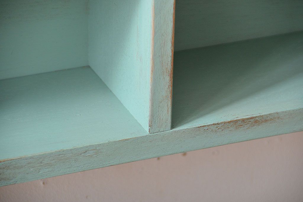 アンティーク家具　アンティークペイント　シンプルなマス目壁掛け飾り棚