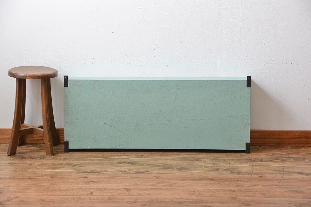 アンティーク家具　アンティークペイント　シンプルなマス目壁掛け飾り棚