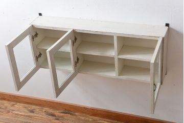 アンティーク家具　アンティークペイント　気泡ガラス入り!お洒落な壁掛け戸棚