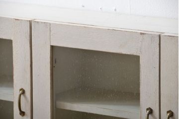 アンティーク家具　アンティークペイント　気泡ガラス入り!お洒落な壁掛け戸棚