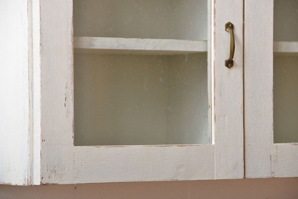 アンティーク家具　アンティークペイント　気泡ガラス入り!お洒落な壁掛け戸棚