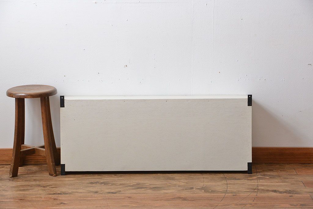 アンティーク家具　アンティークペイント　気泡ガラス入り!お洒落な壁掛け戸棚