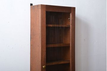 アンティーク家具　アンティーク　古い木製のお洒落な縦型壁掛け戸棚(1)