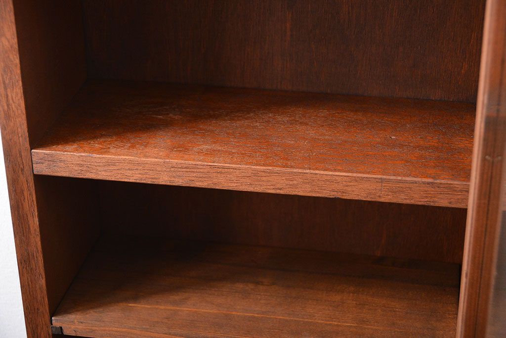 アンティーク家具　アンティーク　古い木製のお洒落な縦型壁掛け戸棚(1)