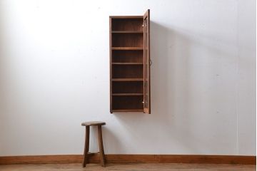 アンティーク家具　アンティーク　古い木製のお洒落な縦型壁掛け戸棚(2)