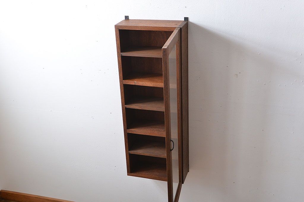 アンティーク家具　アンティーク　古い木製のお洒落な縦型壁掛け戸棚(2)