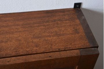 アンティーク家具　アンティーク　古い木製のお洒落な縦型壁掛け戸棚(2)