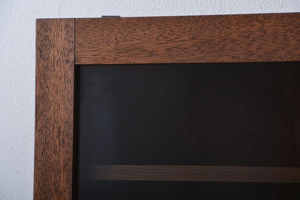 アンティーク家具　アンティーク　古い木製のお洒落な縦型壁掛け戸棚(2)