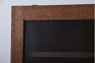 アンティーク家具　アンティーク　古い木製のお洒落な縦型壁掛け戸棚(2)