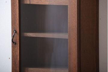 アンティーク家具　アンティーク　古い木製のお洒落な縦型壁掛け戸棚(2)