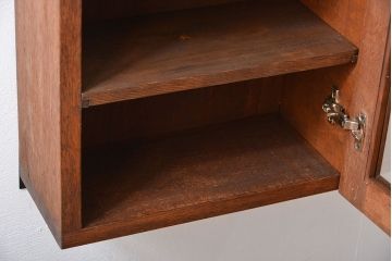 アンティーク家具　アンティーク　古い木製のお洒落な縦型壁掛け戸棚(2)