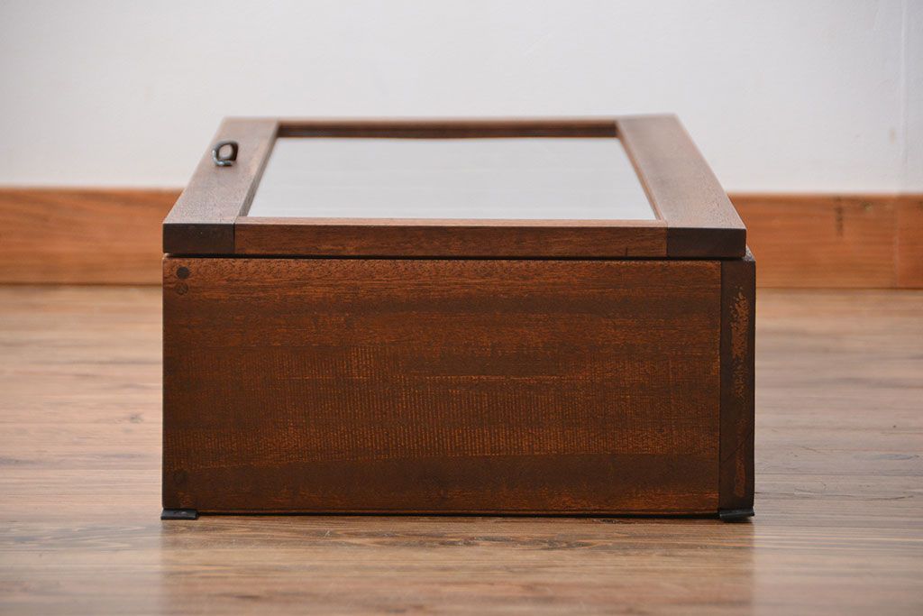 アンティーク家具　アンティーク　古い木製のお洒落な縦型壁掛け戸棚(2)