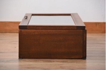 アンティーク家具　アンティーク　古い木製のお洒落な縦型壁掛け戸棚(2)