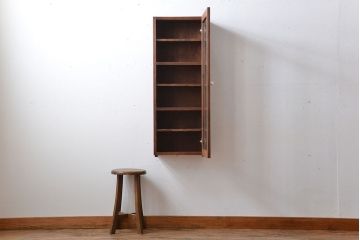 アンティーク家具　アンティーク　気泡ガラス入り!古い木製のお洒落な縦型壁掛け戸棚