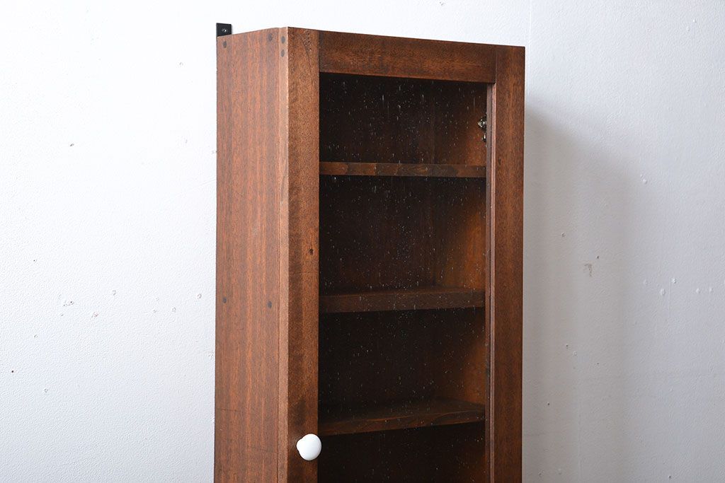 アンティーク家具　アンティーク　気泡ガラス入り!古い木製のお洒落な縦型壁掛け戸棚