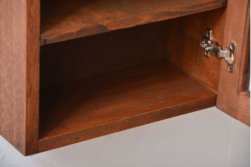 アンティーク家具　アンティーク　気泡ガラス入り!古い木製のお洒落な縦型壁掛け戸棚