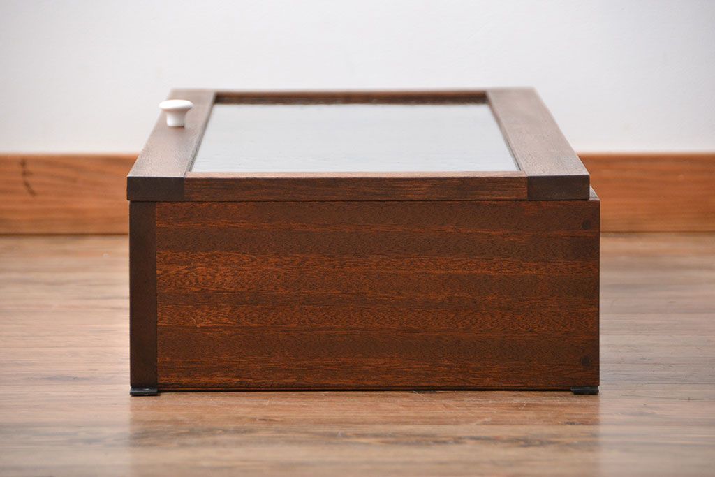 アンティーク家具　アンティーク　気泡ガラス入り!古い木製のお洒落な縦型壁掛け戸棚