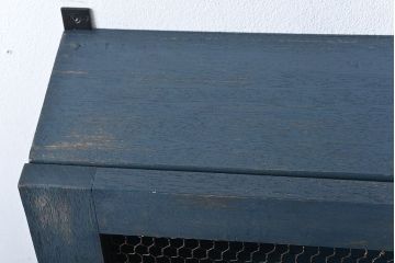 アンティーク家具　アンティークペイント　古い木製のお洒落な縦型壁掛け戸棚