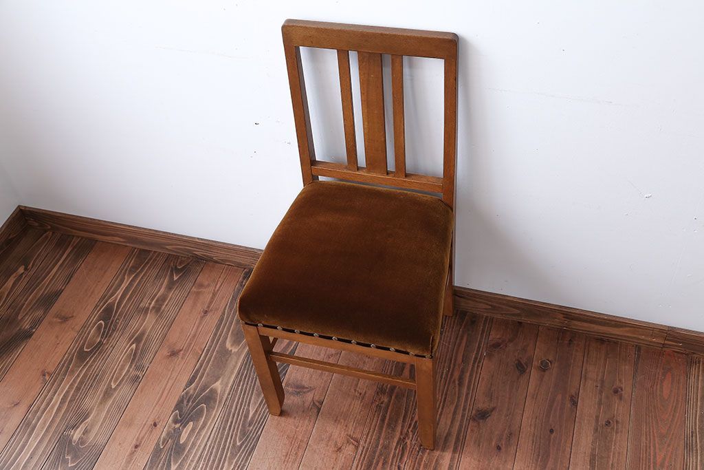 レトロ家具　昭和レトロ　ナチュラルな古い木製のアンティークチェア