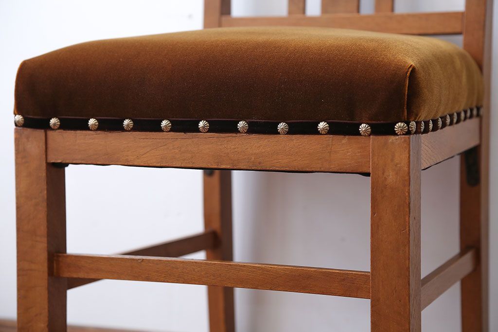 レトロ家具　昭和レトロ　ナチュラルな古い木製のアンティークチェア